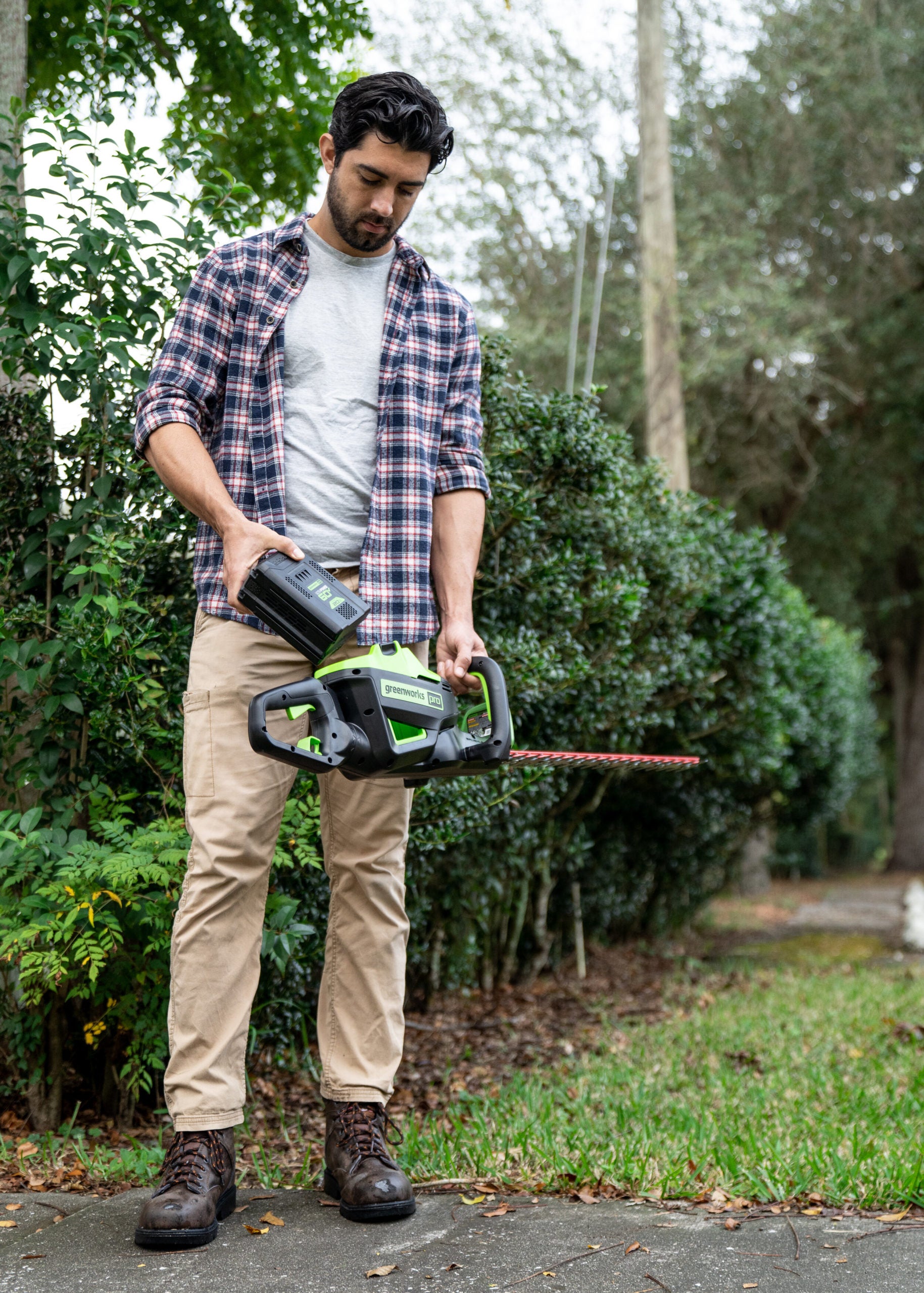 Greenworks 60V Pro Brushless Hedge Trimmer (26")
