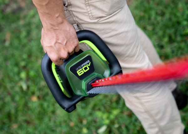 Greenworks 60V Pro Brushless Hedge Trimmer (26")