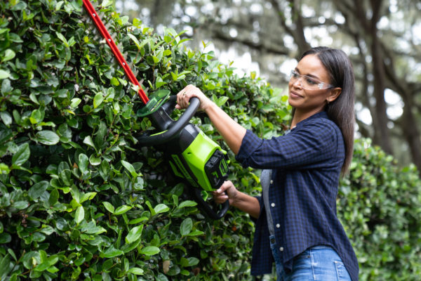 Greenworks 60V Pro Brushless Hedge Trimmer (26")