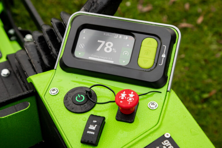 Greenworks 82V OptimusZ Zero Turn Mower 72″ Rear Discharge (36kWh)