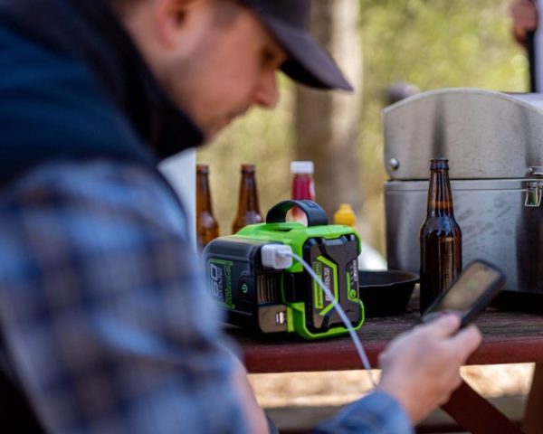 Greenworks 60V Pro 300 Watt Inverter Skin Only