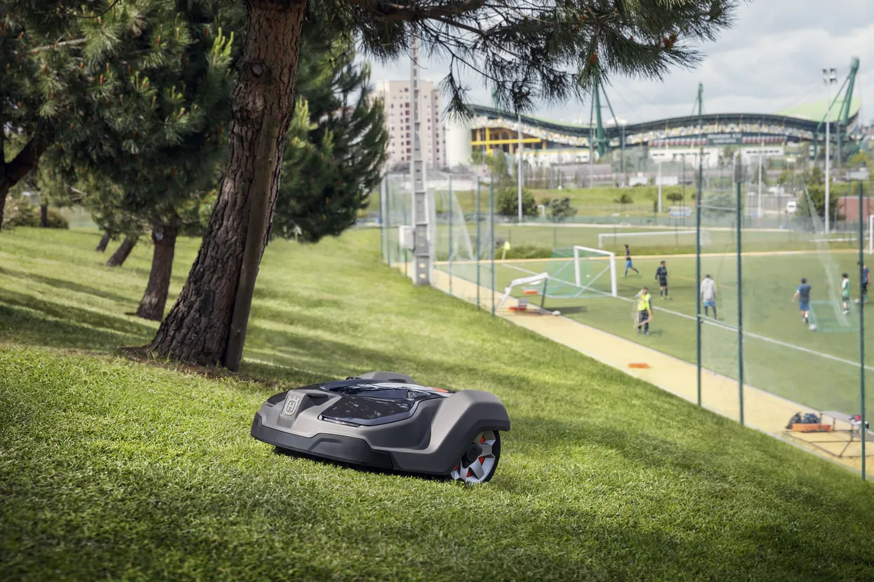 Husqvarna Automower® 450X Robotic Mower - 5000 m²
