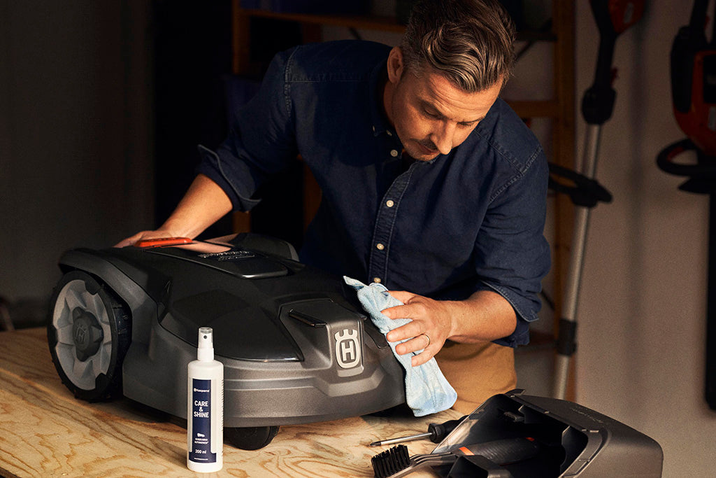 Husqvarna Cleaning and Maintenance Kit