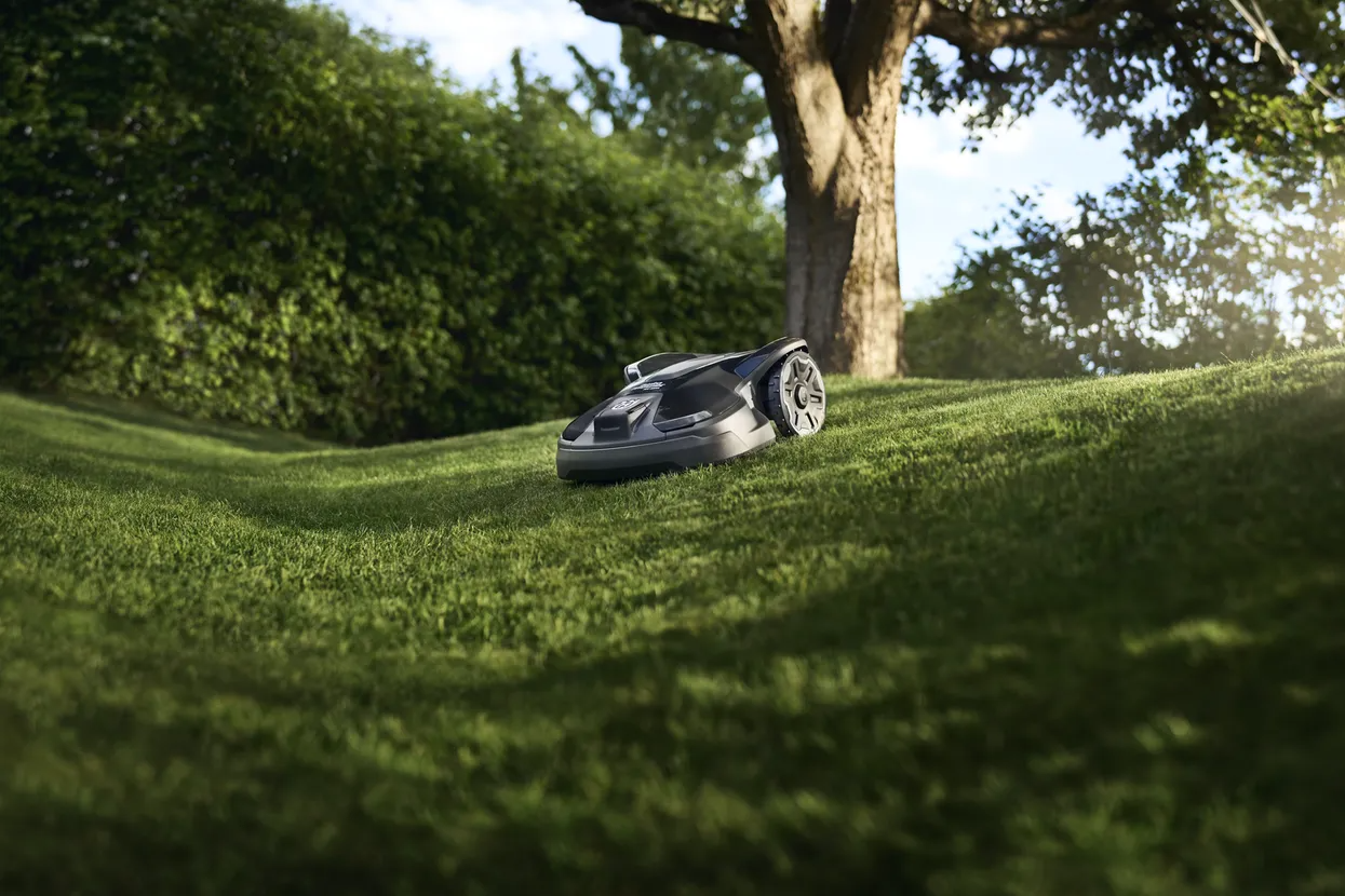 Husqvarna Automower® 320 NERA Robotic Lawn Mower - 2200 m²